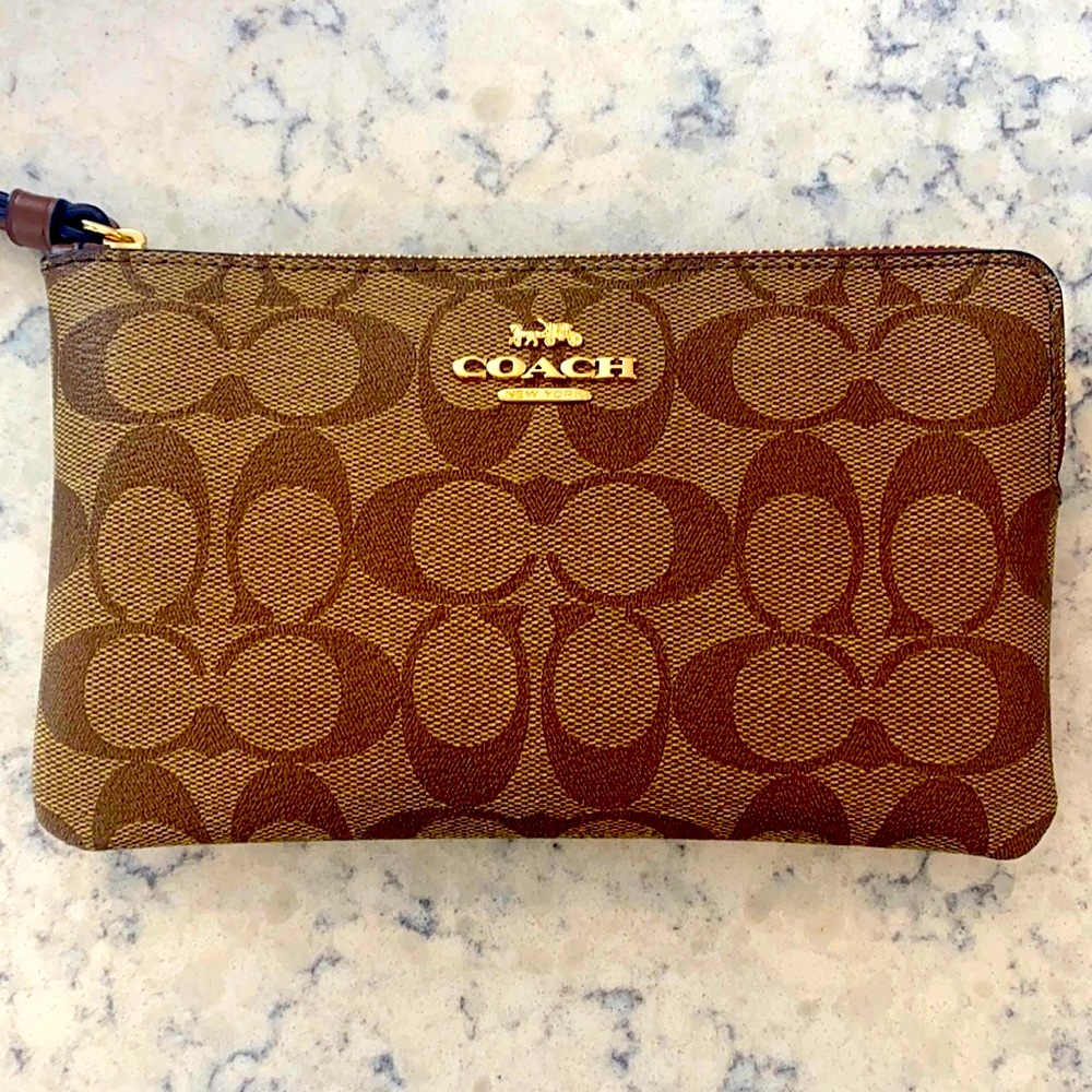 FREE SHIPPING: Coach Wristlet Brand New with Tags!